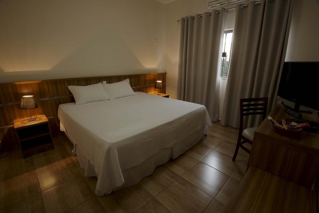 ורז'יניה Grand Enio Hotel E Cantina מראה חיצוני תמונה