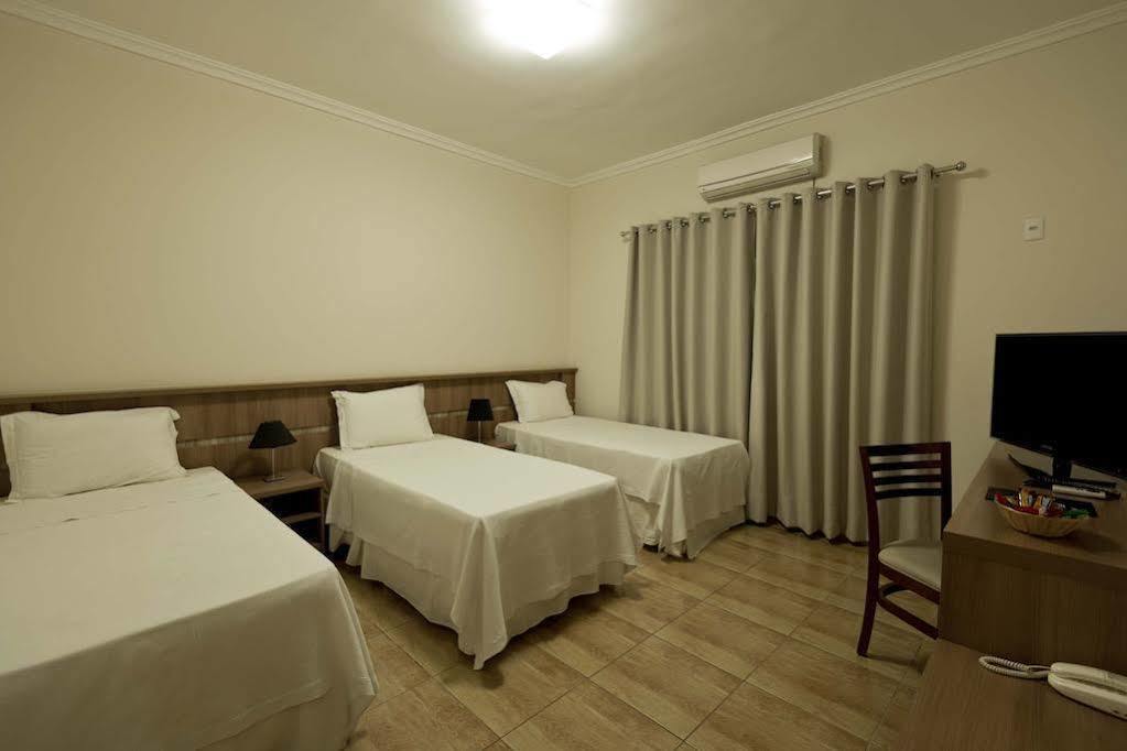 ורז'יניה Grand Enio Hotel E Cantina מראה חיצוני תמונה