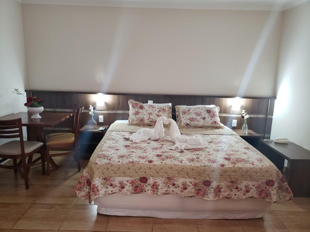 ורז'יניה Grand Enio Hotel E Cantina מראה חיצוני תמונה